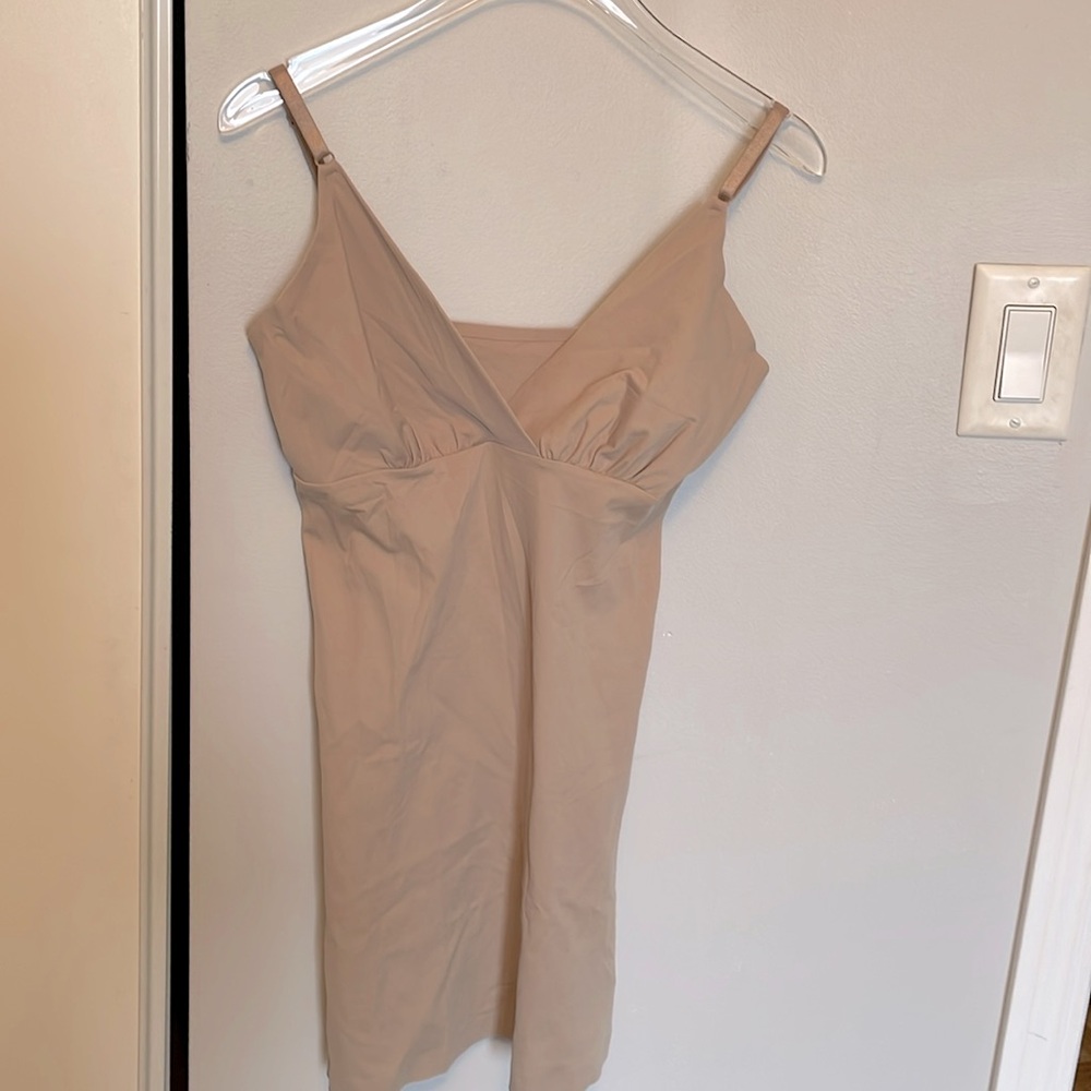 Warners nude nylon/spandex shape wear slip size medium